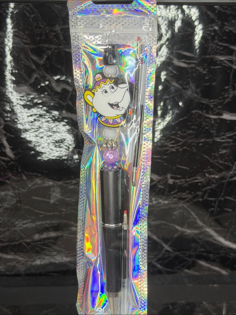 Mrs Potts Focal Bead Pen
Black and blue ink